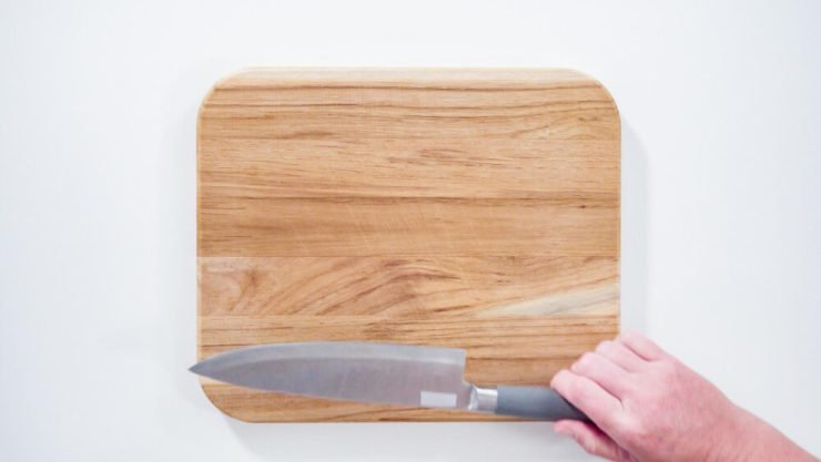 How to clean cutting boards wood