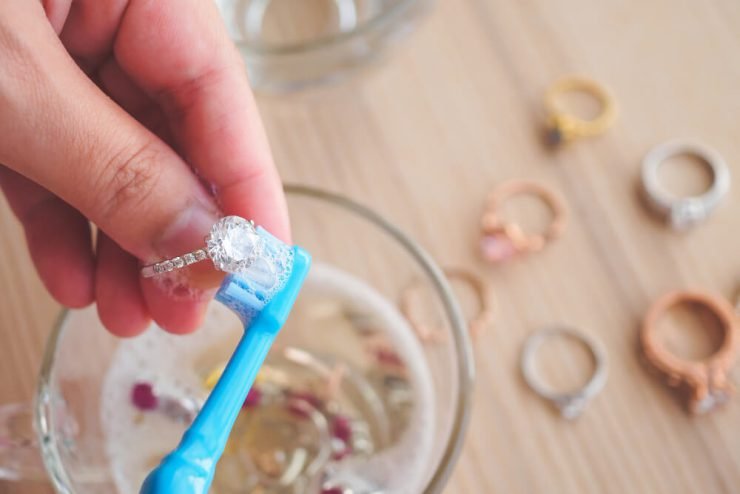 How to clean engagement rings
